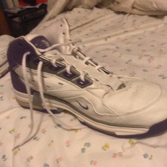 Game Worn Dual Autographed PJ Brown Charlotte Hornets NBA size 17 Nike Sneakers - Picture 7 of 8